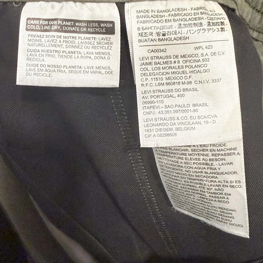 Levi's L Men's Olive Green Camo Print Jogger Pants - Picture 3 of 5
